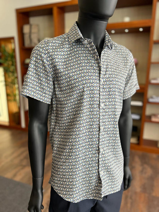 CAMISA COM PADRÃO